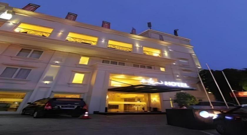 Hw Hotel Padang Dış mekan fotoğraf