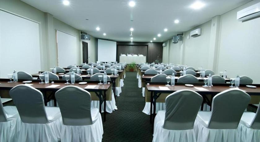 Hw Hotel Padang Dış mekan fotoğraf