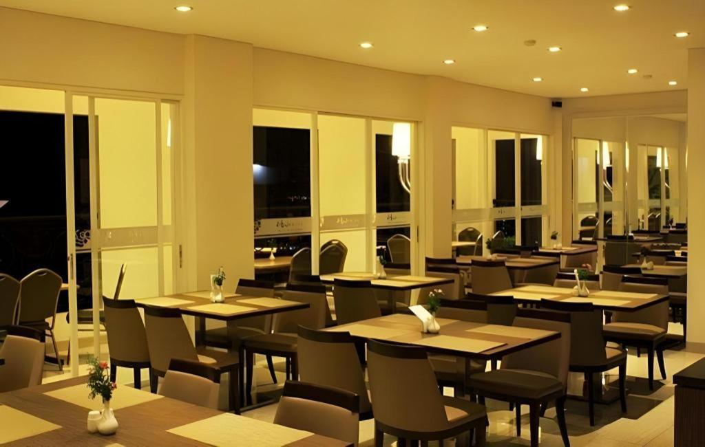 Hw Hotel Padang Dış mekan fotoğraf