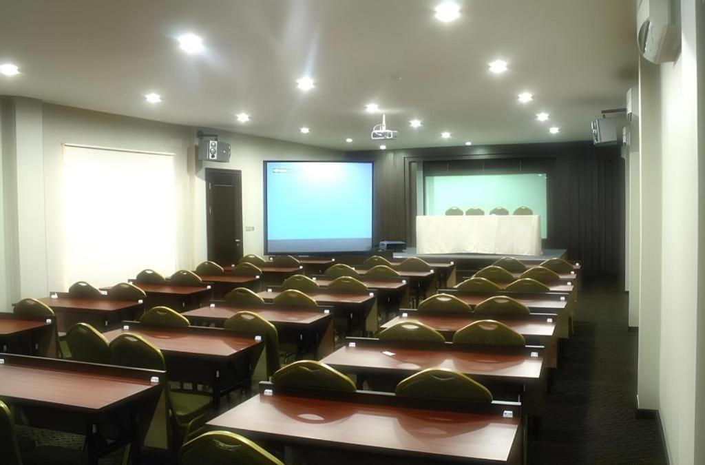 Hw Hotel Padang Dış mekan fotoğraf