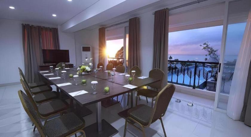 Hw Hotel Padang Dış mekan fotoğraf